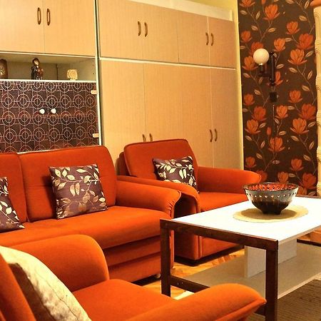 Вилла Hajnal Apartman Дьюла Экстерьер фото
